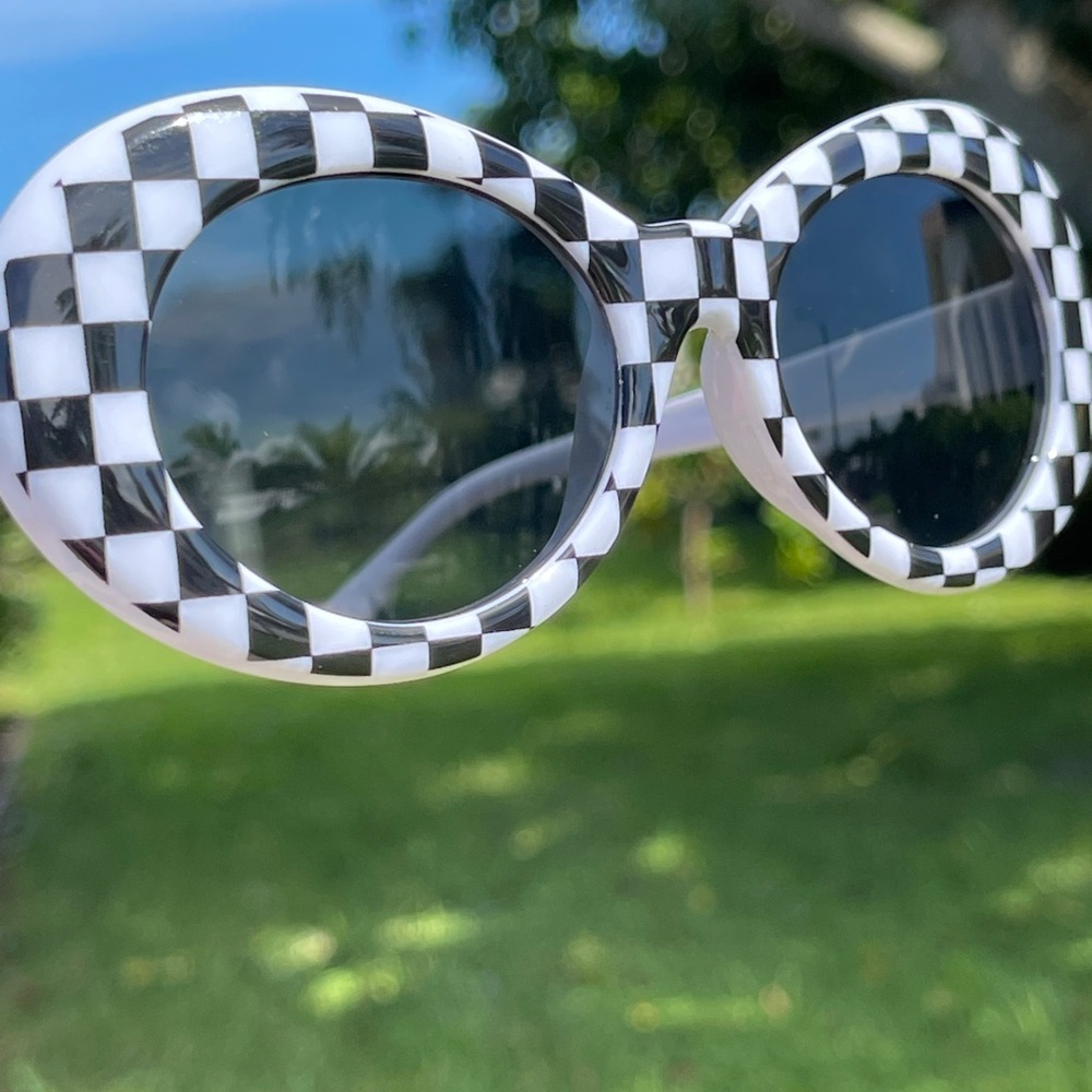Round Frame Checkerboard Sunglasses - Picture 10 of 15